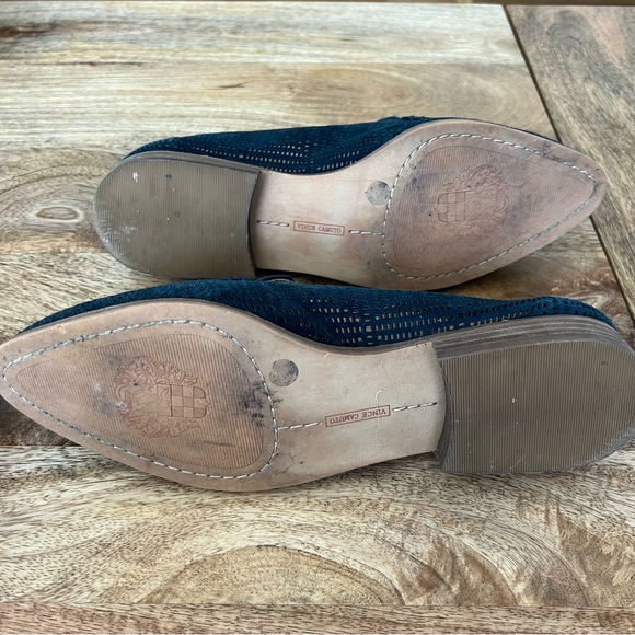 Vince Camuto navy flats - Picture 4 of 8